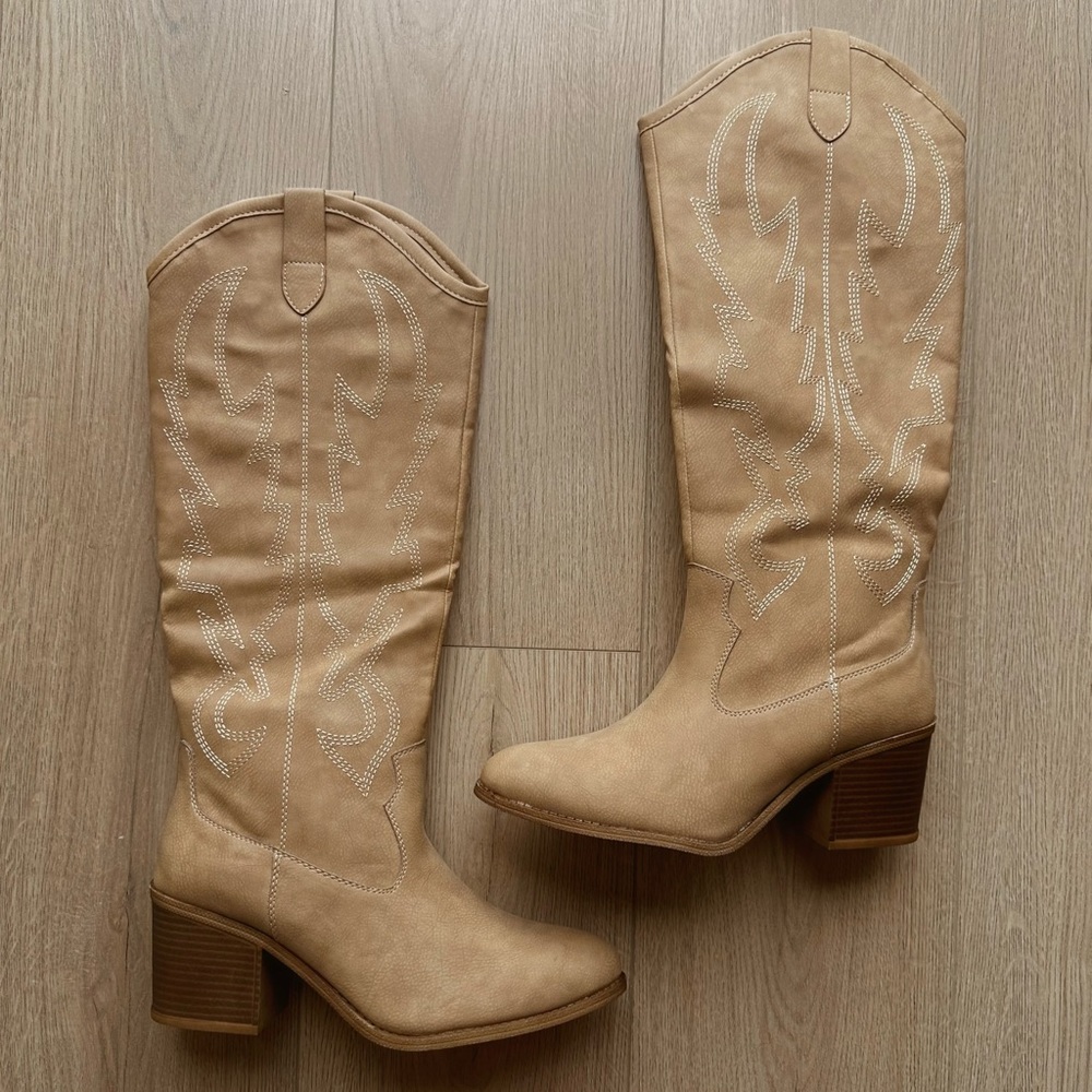 Chinese Laundry Upwind Western Boot in Camel